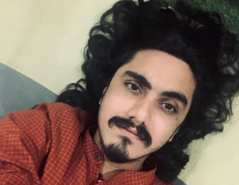 Aditya Gadhvi treats fans with a smooth rendition