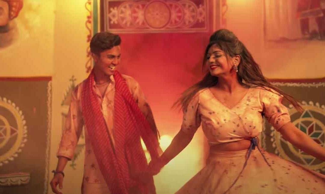 ‘Pichkari’, a Holi special song starring Twinkal Patel and Om Baraiya